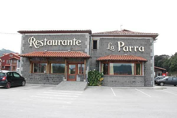 לה פרנקה Hotel Restaurante La Parra מראה חיצוני תמונה