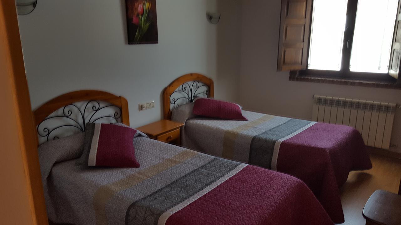 לה פרנקה Hotel Restaurante La Parra מראה חיצוני תמונה